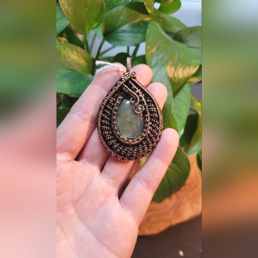 Large Labradorite Pendant - Picture 5 of 5